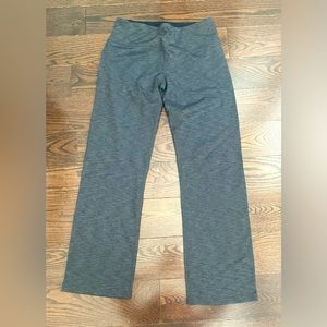 Yoga pants never worn